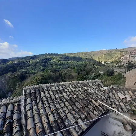 Bilocale Immerso Nel Borgo Con Vista Mare E Monti Badolato Marina