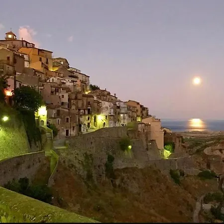 Bilocale Immerso Nel Borgo Con Vista Mare E Monti *